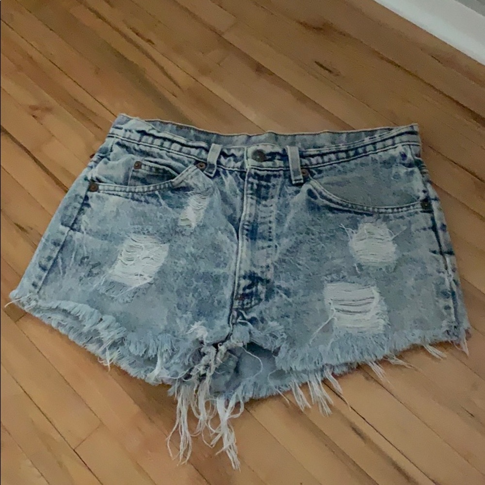 Vintage acid washed Distressed Levi’s!